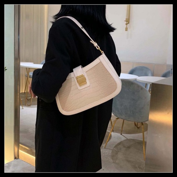 NEW LILLY Crossbody Shoulder Bag - Picture 4 of 5